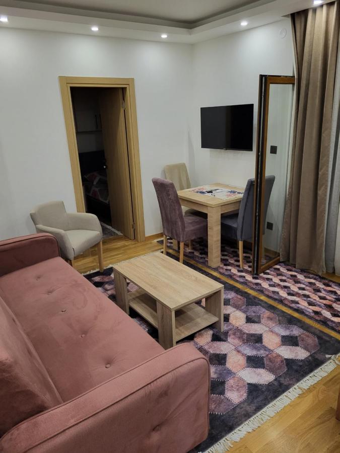 Lux Bajova Cetinje